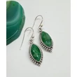 Ezüst fülbevaló smaragd kővel