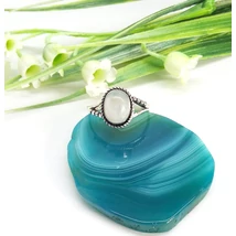 Ezüst gyűrű holdkővel, ovális 57-es