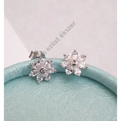 Ezüst fülbevaló,virág