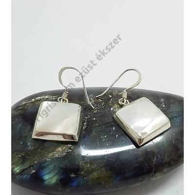 Ezüst fülbevaló gyöngyházzal,szögletes