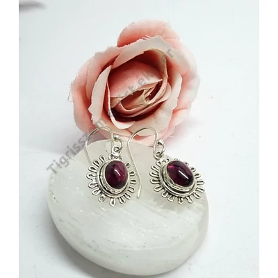 Ezüst csüngős fülbevaló gránát kővel