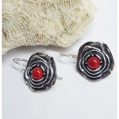 Ezüst fülbevaló korall kővel