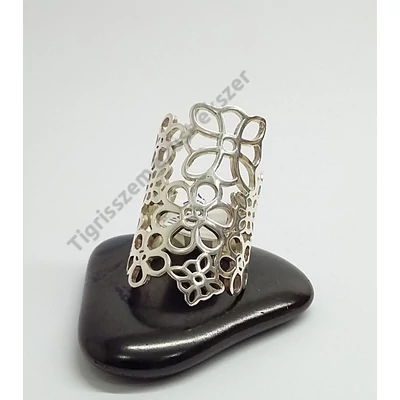Ezüst gyűrű,áttört virág 53-as