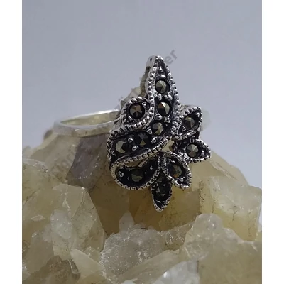 Ezüst gyűrű markazit köves,virág  57-es