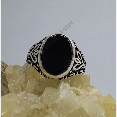 Ezüst gyűrű ffi ,onix,ovális  65-os