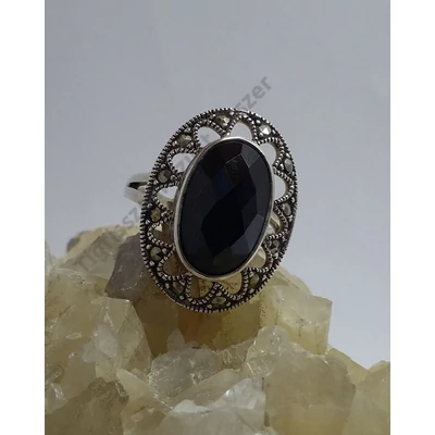 Ezüst gyűrű onix és markazit köves 51-es