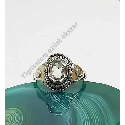 Ezüst gyűrű hegyikristály kővel 55-ös