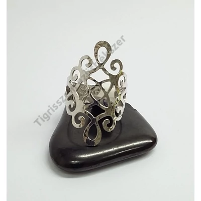 Ezüst gyűrű,áttört,vésett  58-as