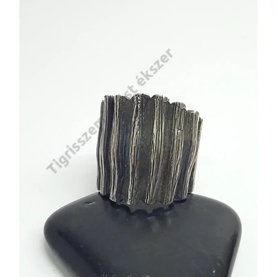 Ezüst gyűrű antikolt 57-es