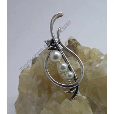 Ezüst kitűző 3 db édesvzi tenyésztett gyönggyel.