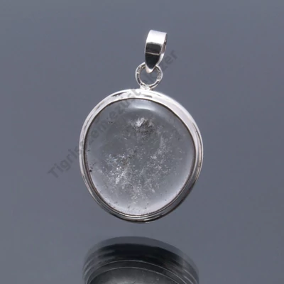 Ezüst medál hegyikristállyal 