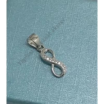 Ezüst végtelen jel medál cirkónia kövekkel