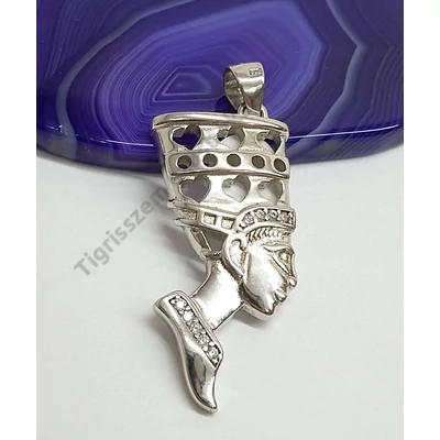 Ezüst Nefertiti medál,cirkónia kövekkel