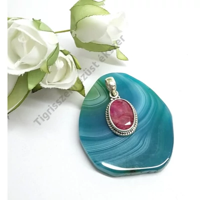 Ezüst medál rubin  kővel